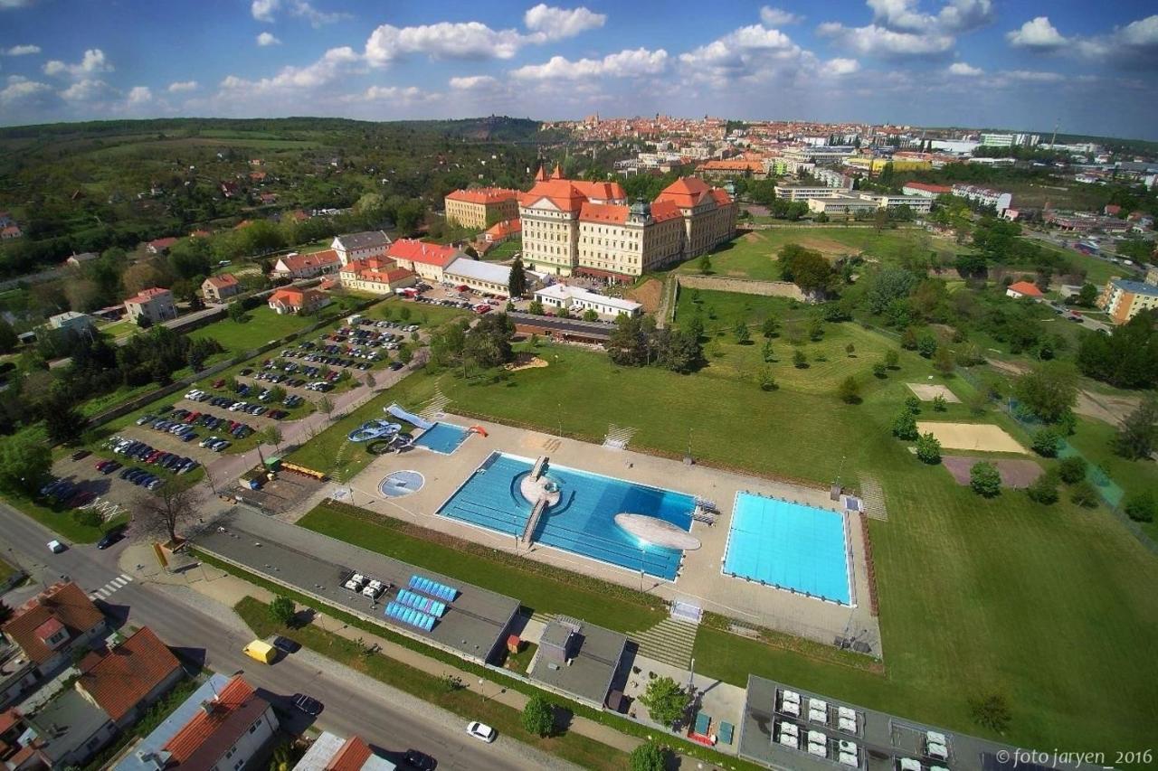 Vas Sklep - Vinny Sklep A Penzion Znojmo Dış mekan fotoğraf