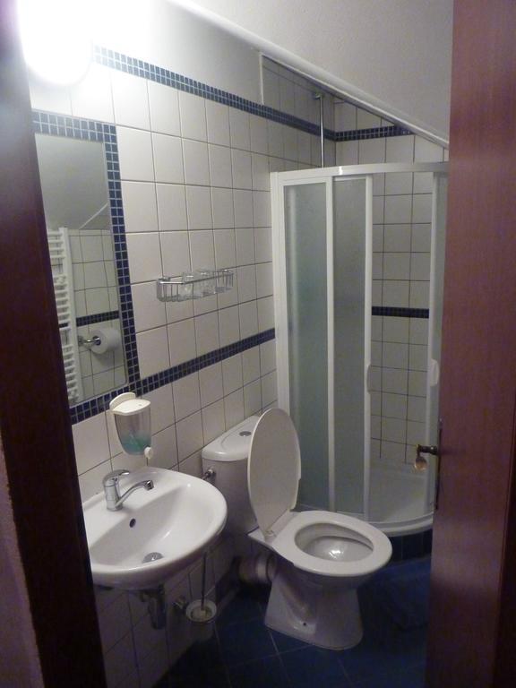 Vas Sklep - Vinny Sklep A Penzion Znojmo Oda fotoğraf